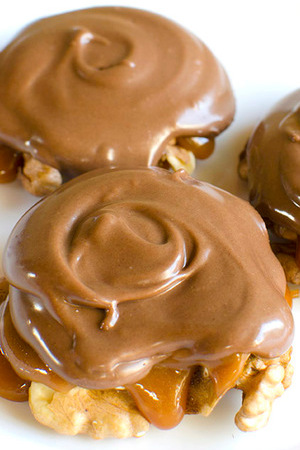 Chocolate Turtle Clusters