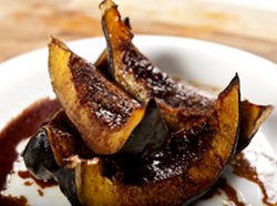 Roasted Acorn Squash with Apple Pie Spices